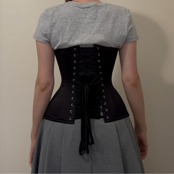 Satin Hourglass Curve Longline Underbust Corset - Picture 4 of 10